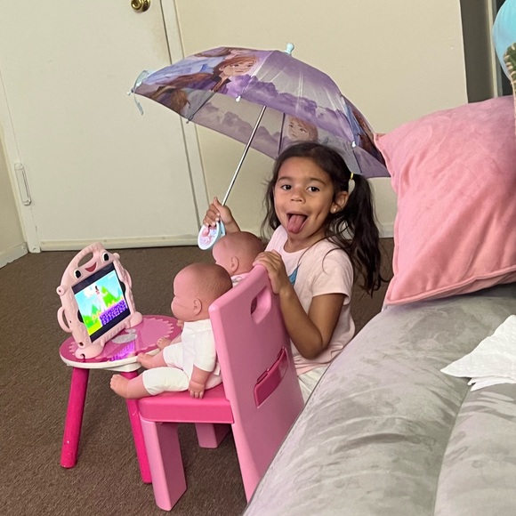 CHUCHII IS LIVE !! 🥰🩷 LIKE THIS TO BE NOTIFIED WHEN I GO LIVE!💫✨ - Picture 4 of 14